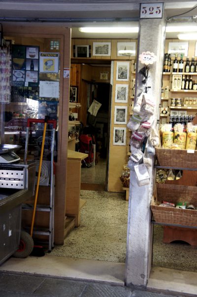 Un piccolo negozio gourmet