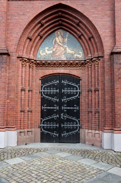 Sankt Sebastian Kircheneingang